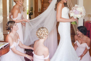 hello-honey-|-the-wedding-room