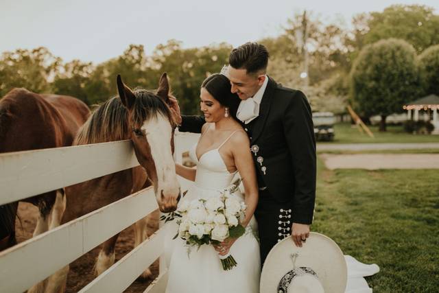 nashville-wedding-vendor-t-villager-designs